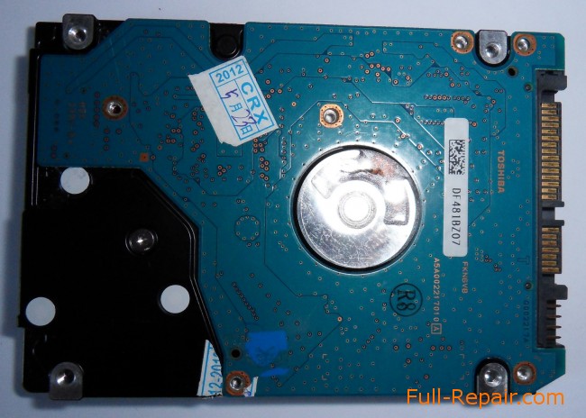 Жёсткий диск SATA 2.5 дюйма от ноутбука, вид снизу