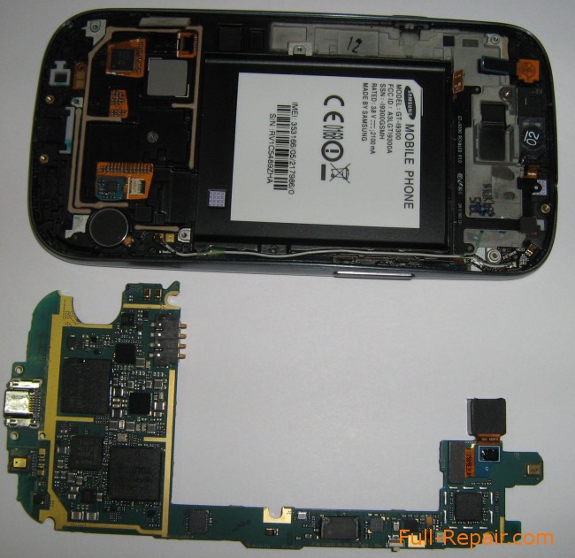 Материнская плата Samsung Galaxy S3 извлечена Материнская плата Samsung Galaxy S3 извлечена