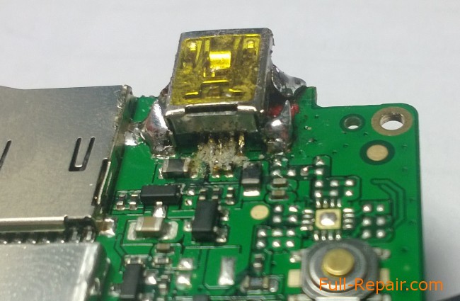 Разъём mini-USB припаян на место