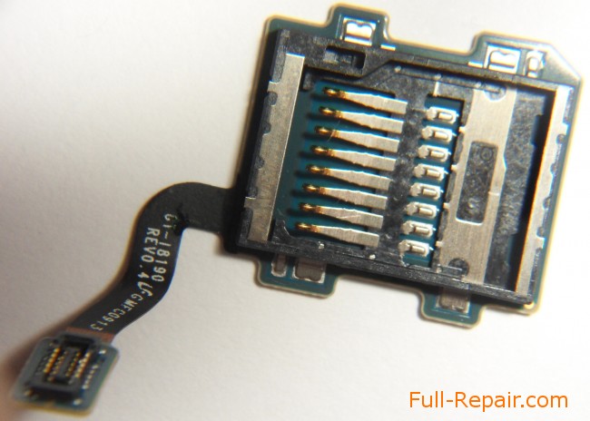 Разъём microSD-карты снят Разъём microSD-карты снят